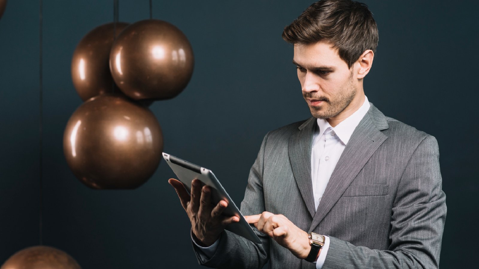 hire a celebrity manager